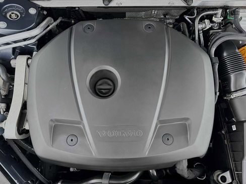 Used 2025 Volvo XC60 T8 Plus w/ Protection Package Premier image 28