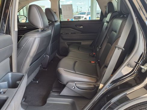 Used 2023 Nissan Pathfinder SL w/ Lighting Package (N92) AWD/4WD image 14