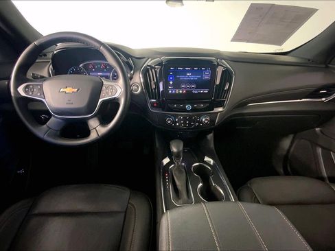 Used 2023 Chevrolet Traverse LT image 15