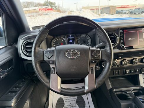 Used 2020 Toyota Tacoma TRD Sport image 15