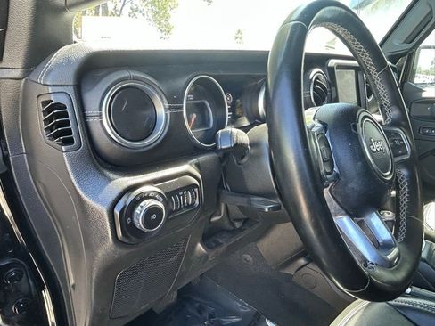 Used 2022 Jeep Wrangler Unlimited Sahara image 18