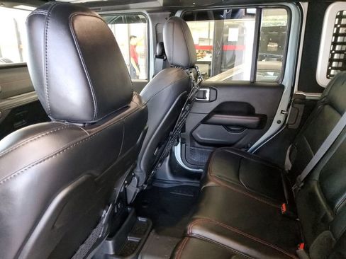 Used 2024 Jeep Wrangler Unlimited Rubicon AWD/4WD image 19