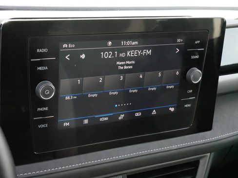 Used 2025 Volkswagen Taos SE image 22