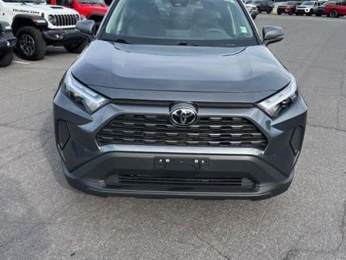 Used 2025 Toyota RAV4 XLE AWD/4WD image 10