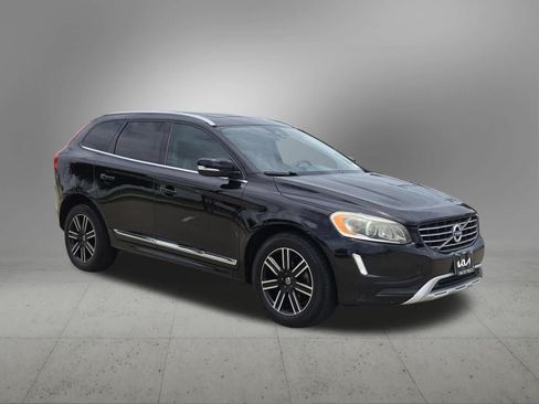 Used 2017 Volvo XC60 T5 Dynamic w/ Preferred Option Package FWD image 8