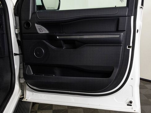 Used 2024 Ford Expedition Max XLT image 39