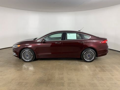 Used 2017 Ford Fusion SE w/ Fusion SE Technology Package image 16