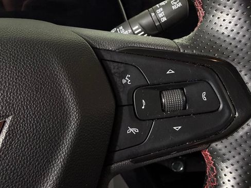 Used 2024 Chevrolet Trax RS w/ Sunroof Package FWD image 16
