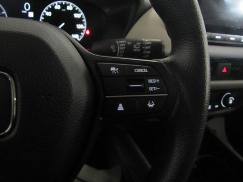 Certified 2025 Honda HR-V LX image 5