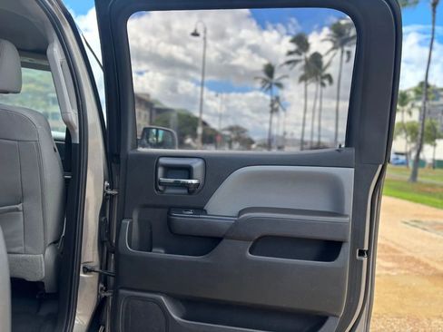 Used 2017 GMC Sierra 1500 2WD Crew Cab w/ Sierra Convenience Package image 16