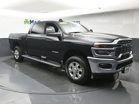 Used 2026 RAM 2500 Big Horn AWD/4WD image 2