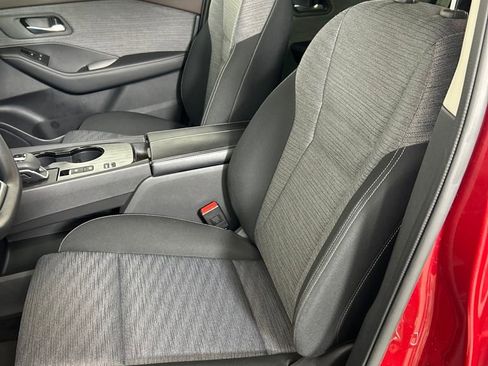 Used 2023 Nissan Rogue SV image 12