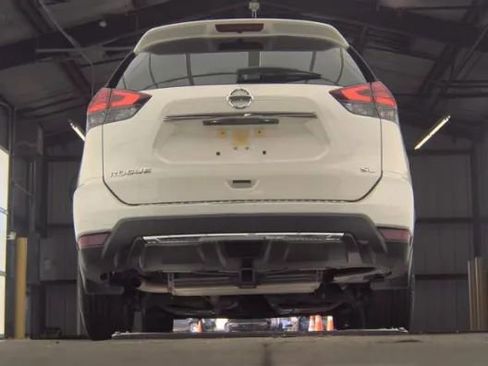 Used 2017 Nissan Rogue SL w/ SL Premium Package image 8