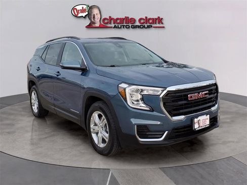 Used 2024 GMC Terrain SLE w/ Driver Convenience Package image 7