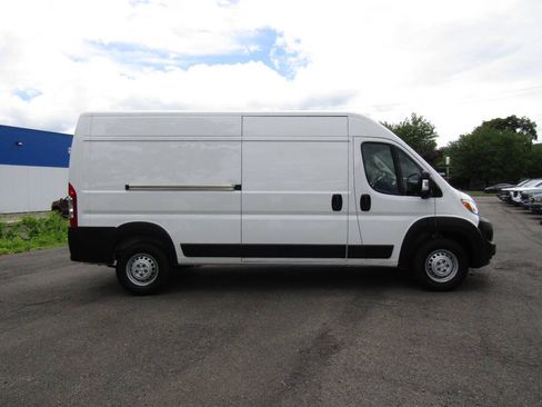 Used 2026 RAM ProMaster 2500 w/ Convenience Group FWD image 7