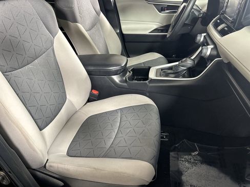 Used 2022 Toyota RAV4 XLE image 26