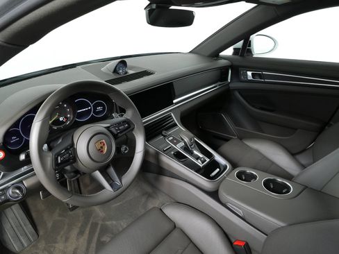 Certified 2023 Porsche Panamera AWD/4WD image 4