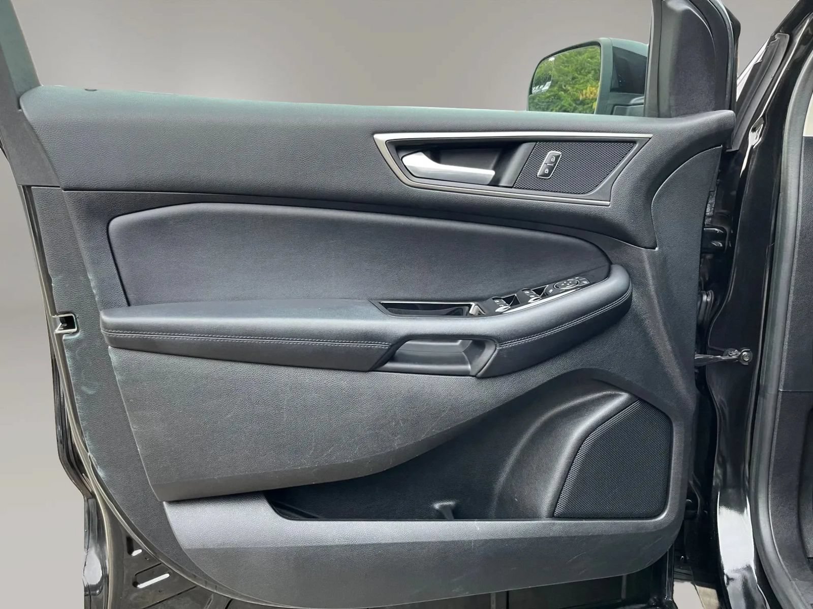 Used 2015 Ford Edge SEL w/ Equipment Group 201A AWD/4WD image 18