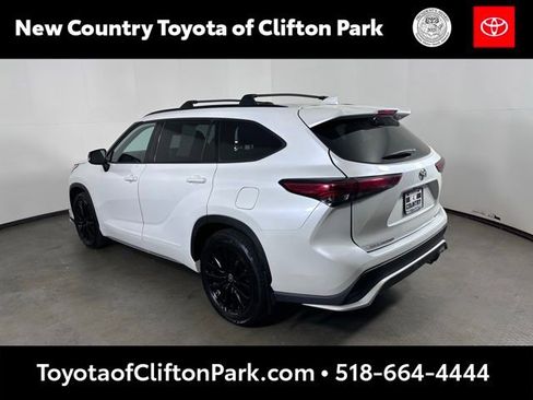 Used 2023 Toyota Highlander XSE AWD/4WD image 5