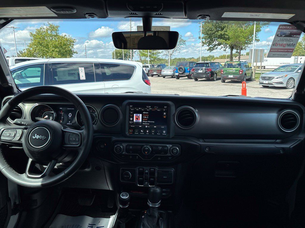 Used 2023 Jeep Gladiator Sport AWD/4WD image 24