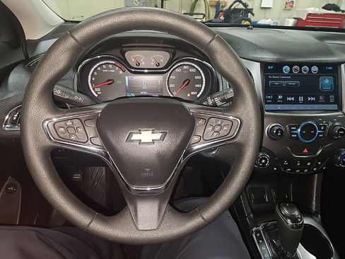 Used 2017 Chevrolet Cruze LT w/ Sun And Sound Package image 16