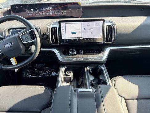 New 2027 Ford Expedition Platinum w/ Stealth Appearance Package AWD/4WD image 16
