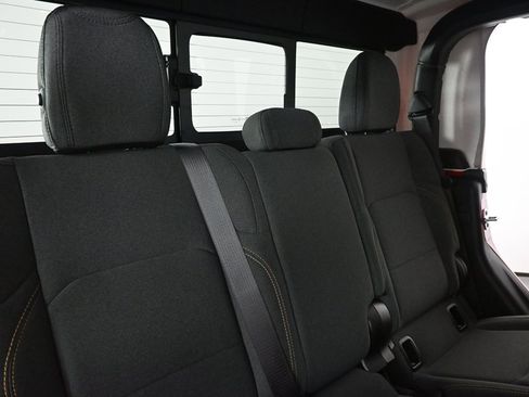 Used 2025 Jeep Gladiator Sport image 17