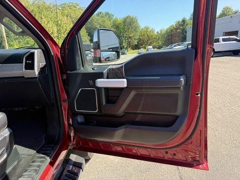 Used 2019 Ford F250 Lariat w/ Lariat Ultimate Package AWD/4WD image 19