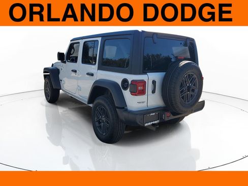 Used 2026 Jeep Wrangler Sport S image 3