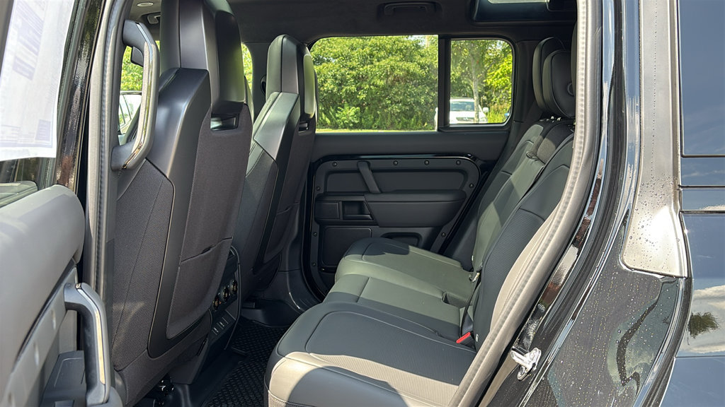 New 2026 Land Rover Defender 110 OCTA AWD/4WD image 20