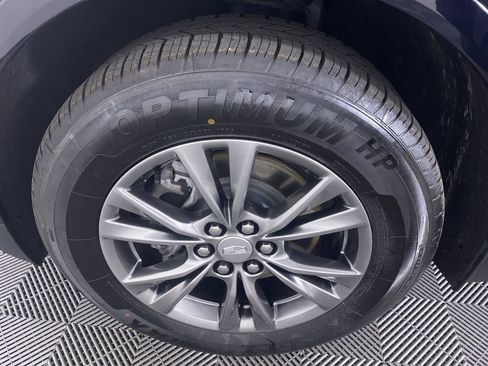 Certified 2022 Cadillac XT5 Premium Luxury w/ Technology Package image 16