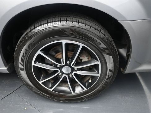 Used 2019 Dodge Grand Caravan GT FWD image 17