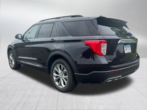 Used 2022 Ford Explorer XLT AWD/4WD image 10
