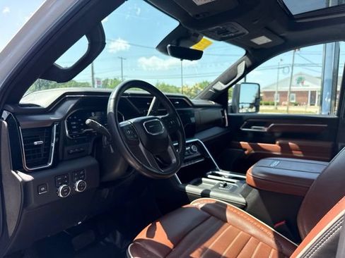 Used 2024 GMC Sierra 3500 Denali Ultimate AWD/4WD image 9