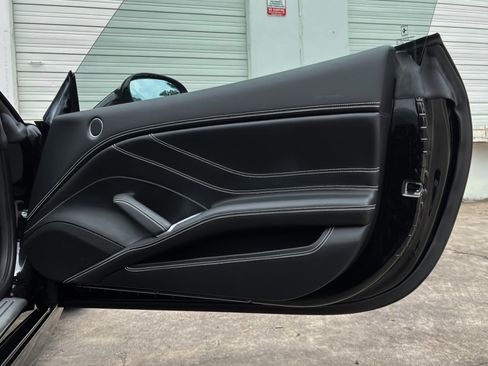 Used 2018 Ferrari California T RWD image 38