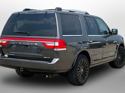 Used 2015 Lincoln Navigator 4WD w/ Equipment Group 101A Reserve image 11