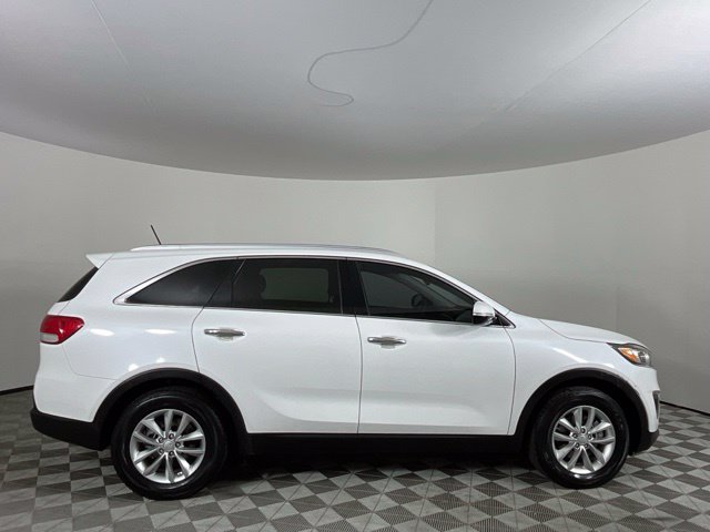 Used 2018 Kia Sorento FWD V6 image 4