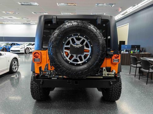 Used 2012 Jeep Wrangler Unlimited Rubicon w/ Connectivity Group AWD/4WD image 6