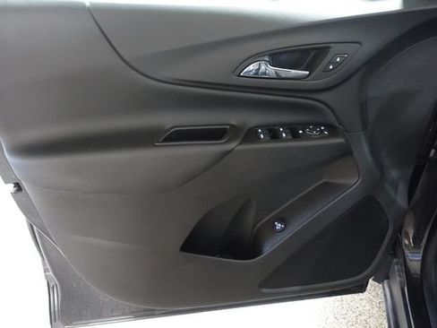 Used 2022 Chevrolet Equinox LT FWD image 9