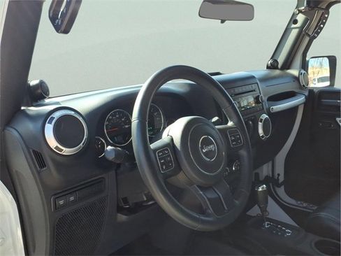 Used 2012 Jeep Wrangler Rubicon w/ Dual Top Group image 9