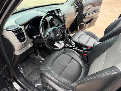 Used 2018 Kia Soul + w/ + Primo LIT Package FWD image 22