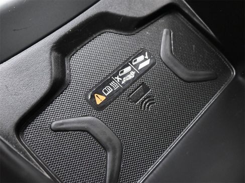 Used 2022 Chevrolet Colorado ZR2 image 15