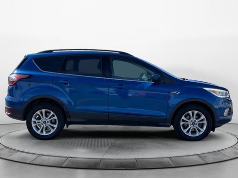 Used 2017 Ford Escape SE w/ Equipment Group 201A image 6
