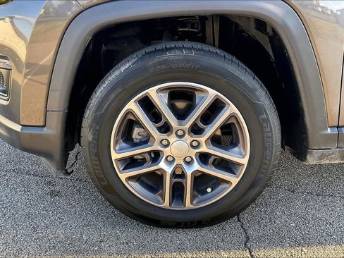 Used 2020 Jeep Compass Latitude image 8