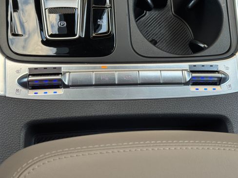 Used 2025 Kia Carnival SX FWD image 37