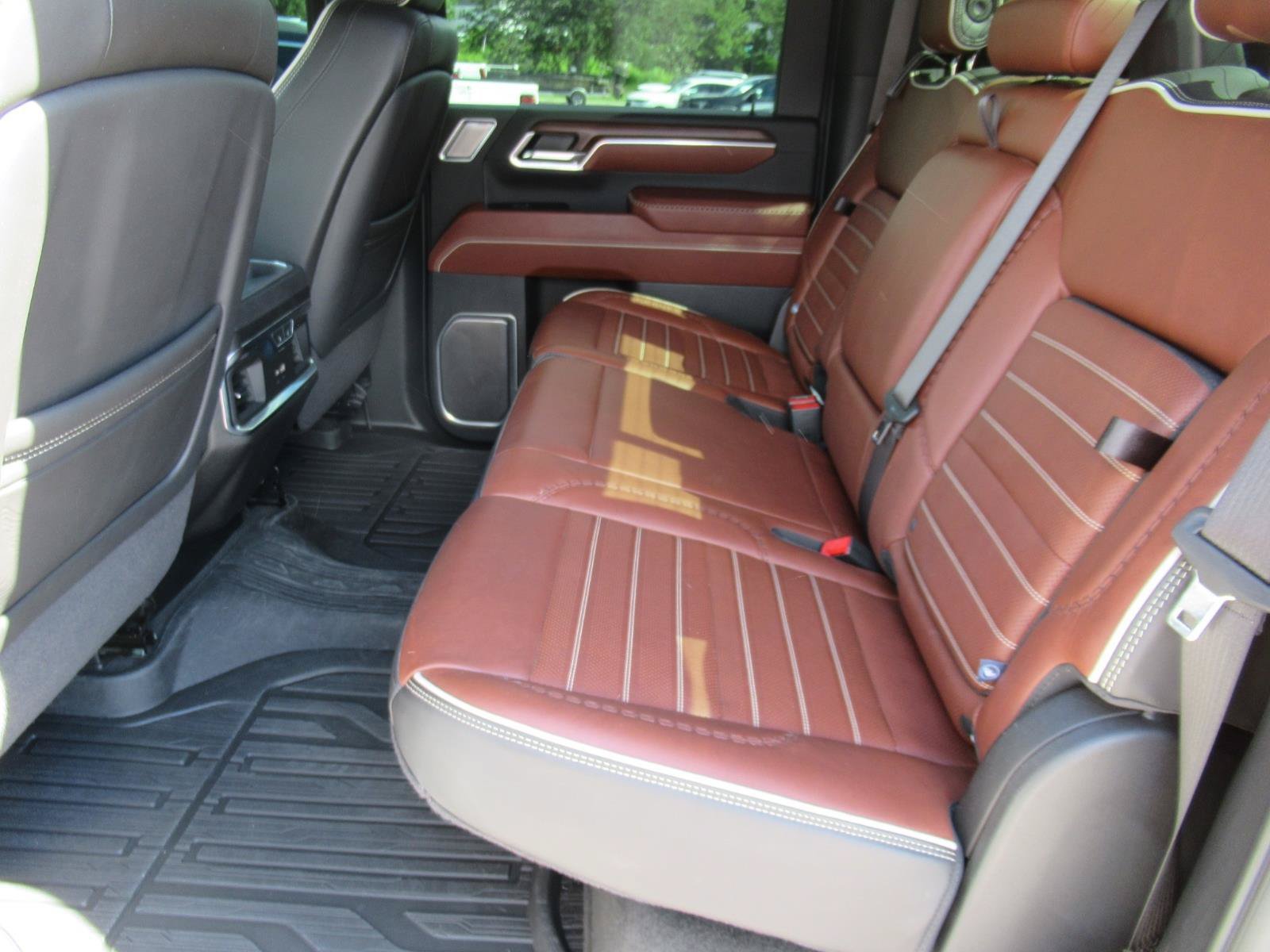 Used 2024 GMC Sierra 3500 Denali Ultimate AWD/4WD image 37