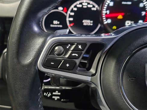 Used 2022 Porsche Cayenne image 28