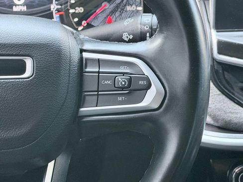 Used 2022 Jeep Compass Latitude AWD/4WD image 6