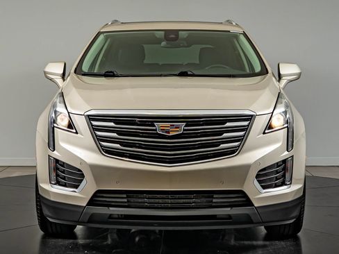 Used 2017 Cadillac XT5 Luxury w/ Driver Awareness Package FWD image 2