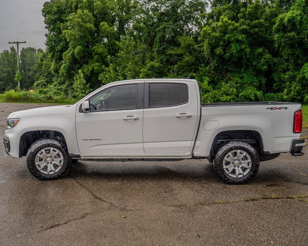 Used 2022 Chevrolet Colorado LT w/ LT Convenience Package AWD/4WD image 4